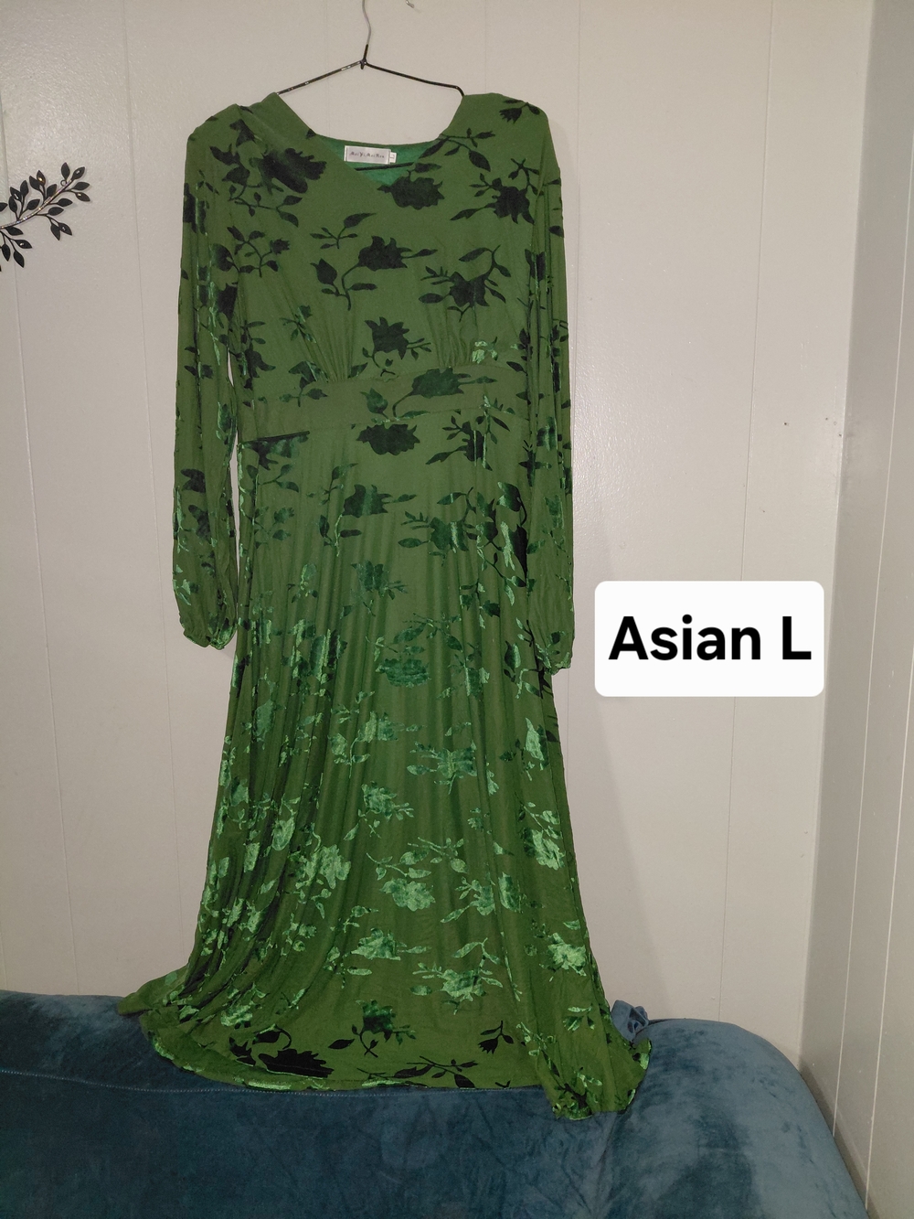 Green Floral Long-Sleeve Maxi Dress - Elegant Women's Evening Dress